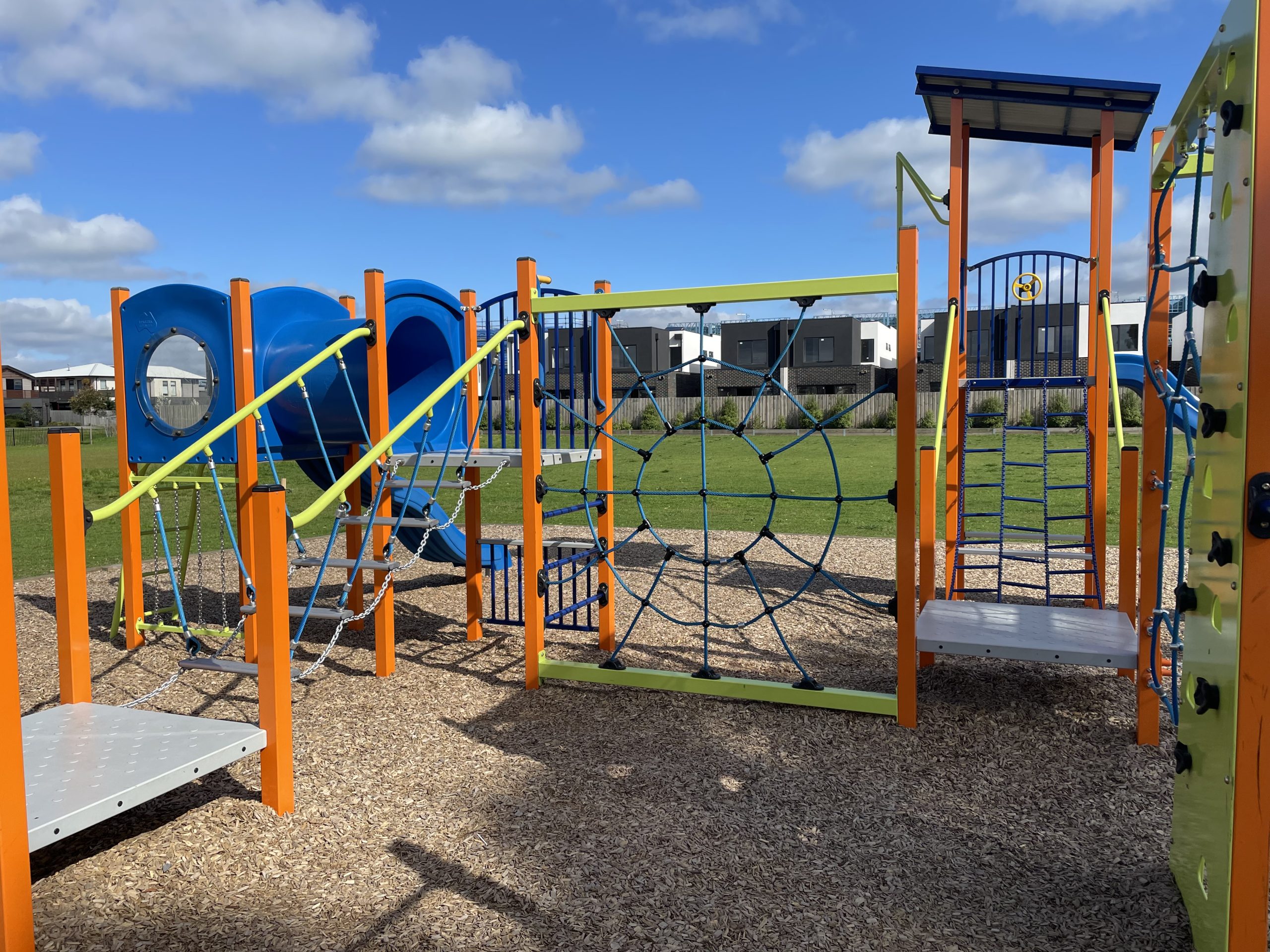 Keysborough Gardens Primary School - Senior Playground | Safe Play ...